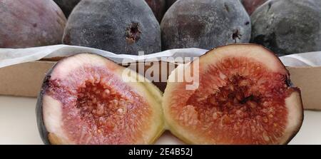 Fichi freschi in scatola di cartone, São Paulo, Brasile Foto Stock