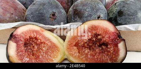 Fichi freschi in scatola di cartone, São Paulo, Brasile Foto Stock