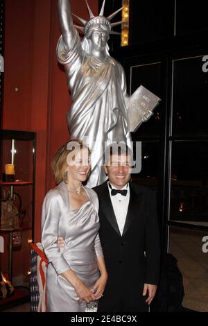 Il nuovo ambasciatore degli Stati Uniti in Francia Charles Rivkin si pone durante la cerimonia di apertura del 35° 'Deauville American Film Festival' a Deauville, Francia, il 4 settembre 2009. Foto di Denis Guignebourg/ABACAPRESS.COM Foto Stock