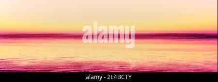 Vista della spiaggia al tramonto, Morro Bay, San Luis Obispo County, California, Stati Uniti Foto Stock