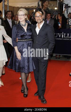 Meryl Streep e Stanley Tucci si posano al Centre International Deauville prima della proiezione del film "Julie and Julia" durante il 35° Festival cinematografico americano a Deauville, in Normandia, in Francia, il 5 settembre 2009. Foto di Denis Guignebourg/ABACAPRESS.COM Foto Stock