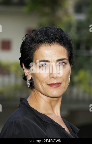 ESCLUSIVO. L'attrice, regista e sceneggiatore palestinese Hiam Abbass pone per il nostro fotografo al Normandy Hotel durante il 35° Festival del Cinema Americano a Deauville, in Normandia, in Francia, il 9 settembre 2009. Foto di Denis Guignebourg/ABACAPRESS.COM Foto Stock