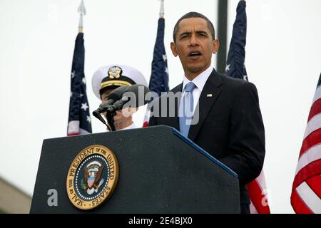 Il presidente Barack Obama ha espresso le sue osservazioni durante una cerimonia di deposizione di una corona presso il Pentagono Memorial per celebrare l'anniversario dei 9-11 attentati terroristici di Arlington, VA, USA, il 11 settembre 2009. Foto piscina di Gary Fabiano/ABACAPRESS.COM Foto Stock