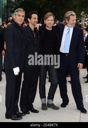 'George Clooney, Ewan McGregor e Jeff Bridges partecipano alla proiezione di ''The Men Who stare a Goats'' al 34esimo Festival Internazionale del Cinema di Toronto, in Canada, il 11 settembre 2009. Foto di Lionel Hahn/ABACAPRESS.COM' Foto Stock