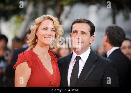 Steve Carell e la moglie Nancy arrivano al sessantunesimo premio annuale Primetime Emmy Awards, tenutosi al Nokia Theatre di Los Angeles, CA, USA il 20 settembre 2009. Foto di Lionel Hahn/ABACAPRESS.COM (nella foto: Nancy Carell, Steve Carell) Foto Stock