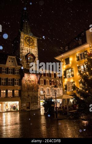 Soletta di Natale con nevicata Foto Stock