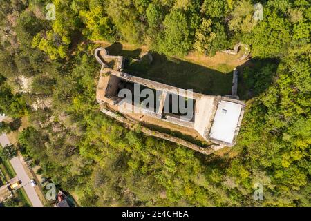 Germania, Turingia, Stadtilm, Ehrenstein, rovine del castello, periodo di costruzione 12 ° al 14 ° secolo, vista dall'alto, vista aerea Foto Stock