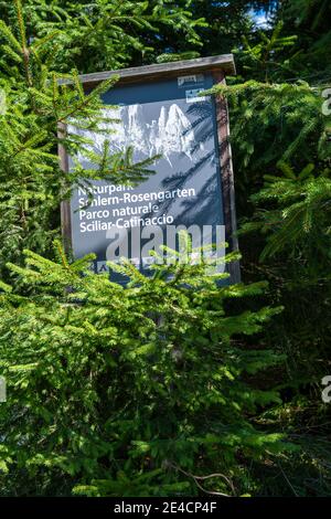 Tiers, Tierser tal, Provincia di Bolzano, Dolomiti, Alto Adige, Italia. Parco Naturale Schlern-Rosengarten Foto Stock