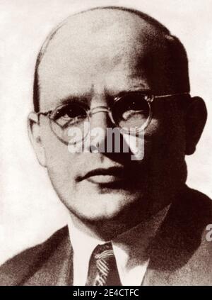 Ritratto di Dietrich Bonhoeffer (1906-1945), pastore cristiano tedesco, teologo, dissidente anti-nazista, e membro fondatore della Chiesa confessante. Bonhoeffer fu arrestato nell'aprile 1943 dalla Gestapo e imprigionato nella prigione di Tegel. In seguito fu trasferito al campo di concentramento di Flossenbürg prima di essere giustiziato dai nazisti per le accuse di complottare per assassinare Adolf Hitler. Foto Stock