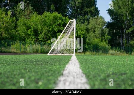 Gol con rete stand su un campo di calcio o di calcio Foto Stock