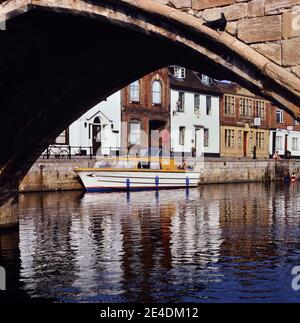 Ponte e banchina di St Ives, Cambridgeshire, Inghilterra, Regno Unito Foto Stock