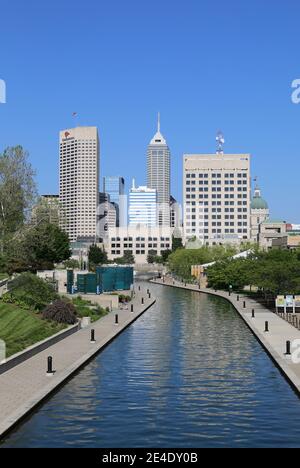 INDIANAPOLIS, INDIANA, USA-MAGGIO 23:Indy Canal Walk e Skyline del Downtown.Maggio 23,2016 a Indianapolis, Indiana, USA. Foto Stock