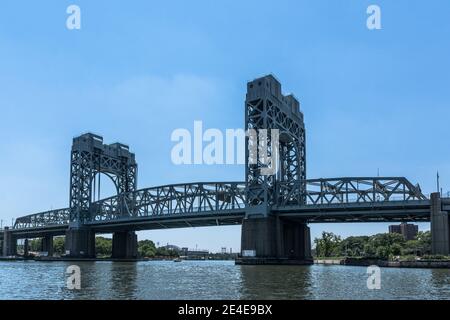 Manhattan, New York City, USA - 30 Giugno 2018 : Ponte Robert Kennedy sul Fiume Harlem Foto Stock