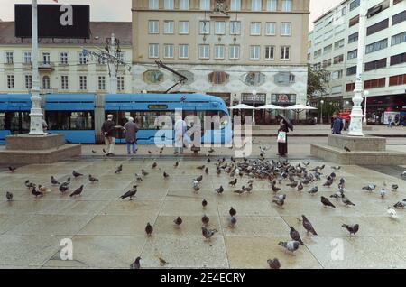 Scena di strada da piazza Josip Jelacic Ban a Zagabria, Croazia Foto Stock