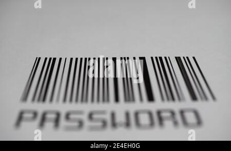 Primo piano del codice a barre nero fittizio con password parola sfocata, sfondo bianco - concetto di password dimenticata (attenzione al centro del codice a barre) Foto Stock