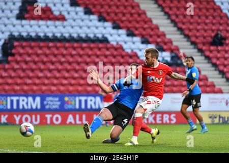 LONDRA, INGHILTERRA. IL 23 GENNAIO Ronnie Schwartz di Charlton Athletic segna il secondo goal della sua squadra non permesso per l'offside durante la partita Sky Bet League 1 tra Charlton Athletic e Swindon Town at the Valley, Londra, sabato 23 gennaio 2021. (Credit: Ivan Yordanov | MI News) Credit: MI News & Sport /Alamy Live News Foto Stock