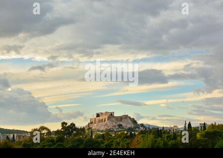 Vista dell'Acropoli dalla Stadio Panateneico, Atene, Grecia Foto Stock