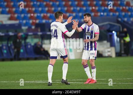 Ruben Alcaraz di Valladolid celebra un gol con Luis Perez Durante il campionato spagnolo la Liga partita di calcio tra / LM Foto Stock