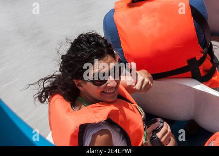 Ragazza che si gode un tour del canyon del Sumidero Foto Stock