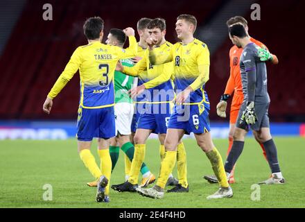 I giocatori di St Johnstone festeggiano la vittoria dopo la partita semifinale della Betfred Cup ad Hampden Park, Glasgow. Data immagine: Sabato 23 gennaio 2021. Foto Stock