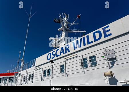 Roscoff, Francia. 14 maggio 2016. Il traghetto Oscar Wilde di Irish Ferries arriva al porto di Roscoff in Francia. Foto Stock