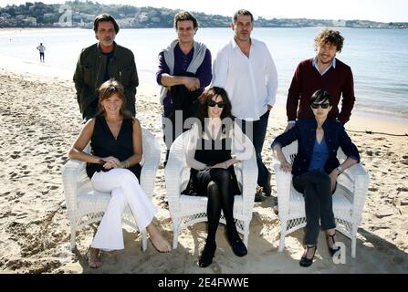 Anne Parillaud, Ivan Calberac, Bruno Chiche, Luc Jacquet, Linh-Dan Pham, Laure Duthilleul e Christophe Barratier durante il 14° Festival Internazionale del Cinema di Saint-Jean-de-Luz, in Francia, il 14 ottobre 2009. Foto di Patrick Bernard/ABACAPRESS.COM Foto Stock