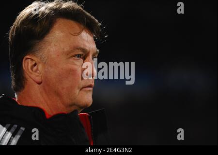 Il capo allenatore di Monaco Louis van Gaal durante la partita di calcio della UEFA Champions League, Gruppo A , Girondins de Bordeaux vs FC Bayern Monaco allo Stade Chaban-Delmas di Bordeaux, Francia, il 21 ottobre 2009. Bordeaux ha vinto 2-1. Foto di Christian Liegi/ABACAPRESS.COM Foto Stock