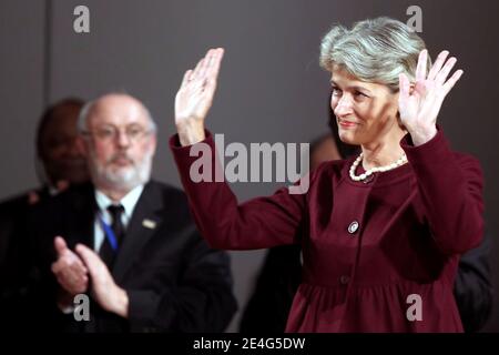 La cerimonia di investitura di Irina Bokova si è svolta il 23 ottobre 2009, ultimo giorno della 35a sessione della Conferenza Generale a Parigi, Francia. Il Direttore Generale eletto ha parlato del "nuovo umanesimo" che intende promuovere. Irina Bokova diventa la prima donna a ricoprire il posto dalla fondazione dell'organizzazione nel 1945. Foto di Stephane Lemouton/ABACAPRESS.COM Foto Stock