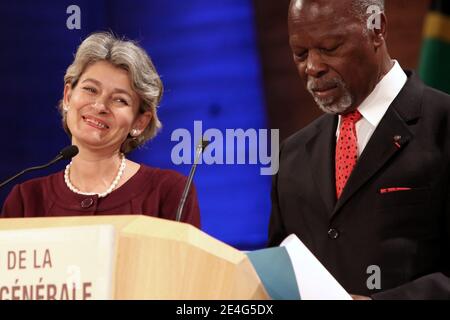 La cerimonia di investitura di Irina Bokova si è svolta il 23 ottobre 2009, ultimo giorno della 35a sessione della Conferenza Generale a Parigi, Francia. Il Direttore Generale eletto ha parlato del "nuovo umanesimo" che intende promuovere. Irina Bokova diventa la prima donna a ricoprire il posto dalla fondazione dell'organizzazione nel 1945. Foto di Stephane Lemouton/ABACAPRESS.COM Foto Stock