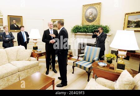 Il presidente AMERICANO Barack Obama incontra il primo ministro svedese Fredrik Reinfeldt nell'ufficio ovale della Casa Bianca a Washington, DC, USA il 2 novembre 2009. Foto di Olivier Douliery/ABACAPRESS.COM Foto Stock