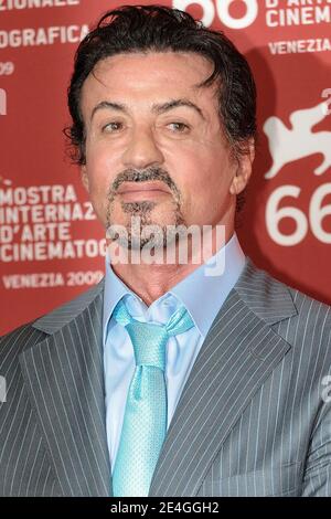 L'attore Sylvester Stallone partecipa alla fotocellula 'Jaeger-LeCoultre Glory to the Filmmaker Award' presso il Palazzo del Casino durante il 66° Festival del Cinema di Venezia il 12 settembre 2009 a Venezia. Foto di Nicolas Genin/ABACAPRESS.COM Foto Stock