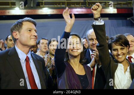Segolene Royal fiancheggiato da Vincent Peillon e Najat-Vallaud Belkacem partecipa a un incontro politico al Bellevilloise nel XX distretto di Parigi, Francia, il 19 novembre 2008. Foto di Stephane Lemouton/ABACAPRESS.COM Foto Stock