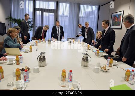 Il presidente francese Nicolas Sarkozy e il cancelliere tedesco Angela Merkel hanno illustrato il 19 novembre 2009 durante il vertice dell'Unione europea presso la sede centrale dell'UE a Bruxelles, in Belgio. Foto di Elodie Gregoire/ABACAPRESS.COM Foto Stock