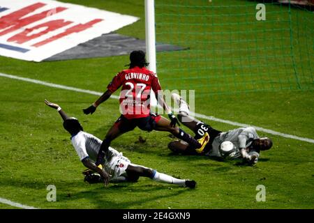 Gervinho di Lille durante la prima partita di calcio della lega francese tra Lille e Valenciennes allo stadio Lille Metropole di Villeneuve d'Ascq, vicino a Lille, Francia settentrionale, il 28 novembre 2009. Foto di Sylvain Lefevre/ABACAPRESS.COM Foto Stock