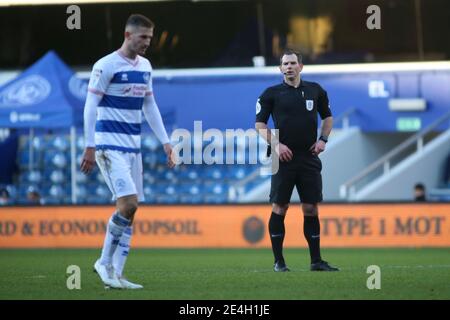 Londra, Regno Unito. 22 gennaio 2021. LONDRA, INGHILTERRA. IL 23 GENNAIO, Refferee della partita si svolge sabato 23 gennaio 2021 durante la partita del campionato Sky Bet tra Queens Park Rangers e Derby County al Kiyan Prince Foundation Stadium, Shepherd's Bush, Londra. (Credit: Federico Maranesi | MI News) Credit: MI News & Sport /Alamy Live News Foto Stock