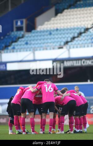 Londra, Regno Unito. 22 gennaio 2021. LONDRA, INGHILTERRA. 23 GENNAIO la squadra della contea di Derby fa gesti durante la partita del campionato Sky Bet tra Queens Park Rangers e Derby County al Kiyan Prince Foundation Stadium, Shepherd's Bush, Londra, sabato 23 gennaio 2021. (Credit: Federico Maranesi | MI News) Credit: MI News & Sport /Alamy Live News Foto Stock