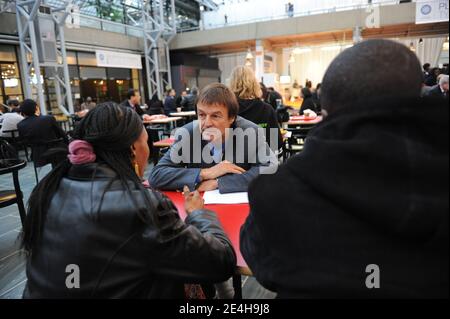 L'attivista francese dell'ambiente Nicolas Hulot partecipa al centro Bella di Copenhagen, Danimarca, il 16 dicembre 2009, durante il vertice sul clima della COP15. Foto di Mousse/ABACAPRESS.COM Foto Stock