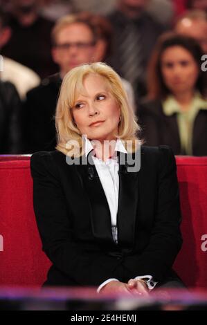 Sylvie Vartan lors de l'enregistrement de l'emission Vivement Dimanche a Paris, France, le 4 novembre 2009. Photo Max Colin/ABACAPRESS.COM Foto Stock