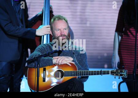 Sting lors de l'enregistrement de l'emission Vivement Dimanche a Paris, France, le 10 novembre 2009. Photo Max Colin/ABACAPRESS.COM Foto Stock