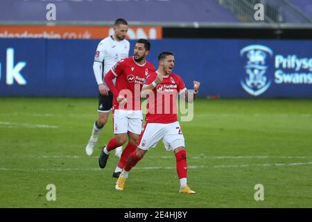 Swansea, Regno Unito. 23 gennaio 2021. Anthony Knockaert di Nottingham Forest festeggia dopo aver ottenuto il primo goal delle sue squadre. Emirates fa Cup, 4° round match, Swansea City contro Nottingham Forest al Liberty Stadium di Swansea, Galles del Sud, sabato 23 gennaio 2021. Questa immagine può essere utilizzata solo per scopi editoriali. Solo per uso editoriale, è richiesta una licenza per uso commerciale. Nessun utilizzo nelle scommesse, nei giochi o nelle pubblicazioni di un singolo club/campionato/giocatore. pic di Andrew Orchard/Andrew Orchard sports photography/Alamy Live news Credit: Andrew Orchard sports photography/Alamy Live News Foto Stock