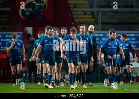 Limerick, Irlanda. 23 gennaio 2021. I giocatori di Leinster festeggiano dopo aver vinto la partita dopo la partita Guinness PRO14 Round 9 tra Munster Rugby e Leinster Rugby al Thomond Park di Limerick, Irlanda, il 23 gennaio 2021 (Foto di Andrew SURMA/SIPA USA) Credit: Sipa USA/Alamy Live News Foto Stock