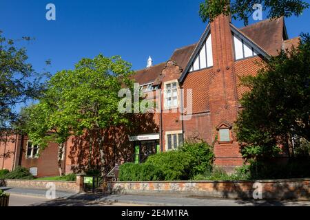 Ingresso principale al Museo di Storia Naturale a Tring in Tring, Hertfordshire, Regno Unito. Foto Stock