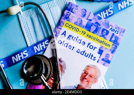 Londra UK, gennaio 24 2021, COVID-19 Vaccination NHS Patient Guide for Older Adults Foto Stock