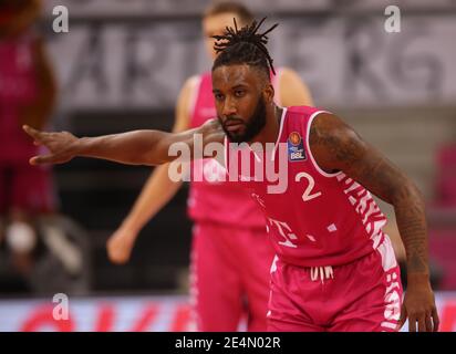 Bonn, Germania. 24 gennaio 2021. Telekom Dome, Basketball Bundesliga, Telekom cesti Bonn vs Hakro Merlins Cailsheim: Xavier Pollard (Bonn) gesti. Credit: Juergen Schwarz/Alamy Live News Foto Stock