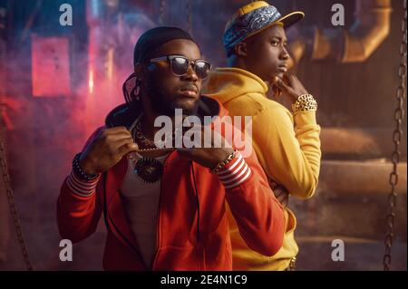 Due rapper seri, frangendo in studio Foto Stock