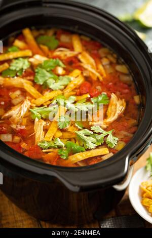 Zuppa di taco di pollo a cottura lenta Foto Stock