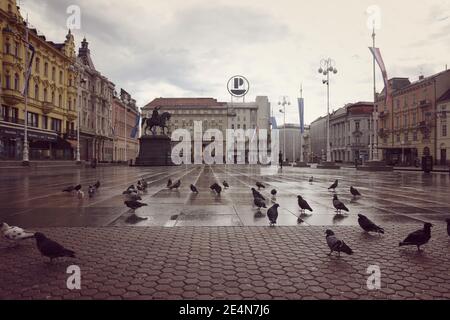 Scena di strada da piazza Josip Jelacic Ban a Zagabria, Croazia Foto Stock