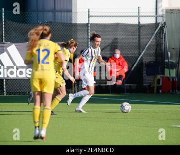 Barbara Bonansea (Juventus Women) durante il campionato italiano femminile, Serie A TimVision Football Match tra Juventus FC e Hellas Verona il 24 gennaio 2021 presso il Juventus Training Center di Vinovo vicino Torino - Foto Nderim Kaceli / DPPI / LiveMedia Foto Stock