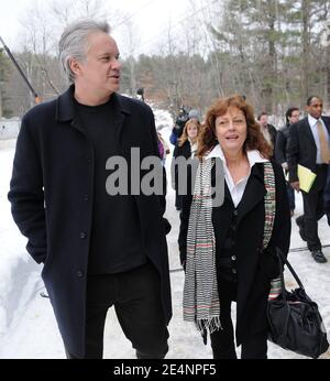 Gli attori Tim Robbins e la moglie Susan Sarandon arrivano ad un evento di campagna per il candidato presidenziale democratico e l'ex senatore del North Carolina John Edwards, nella casa di Peter e Jo Smith, a Bedford, NH, USA il 7 gennaio 2008. I candidati si sono converti nel New Hampshire prima delle primarie dello stato dell'8 gennaio. Foto di Olivier Douliery/ABACAPRESS.COM Foto Stock