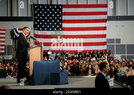 LA speranza presidenziale AMERICANA del Democrate Barack Obama parla ai sostenitori durante un raduno notturno dei risultati delle elezioni primarie a Nashua, NH, USA l'8 gennaio 2008. Obama ha perso lo stato a Hillary Clinton. Foto di Olivier Douliery/ABACAPRESS.COM Foto Stock